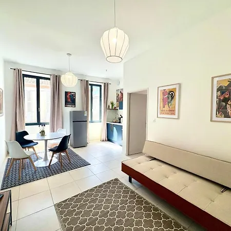 Nemausus - T2 Pour 4 En Centre-ville Apartment